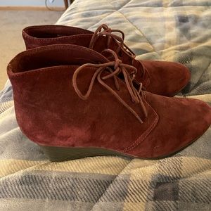 Clarks maroon suede booties